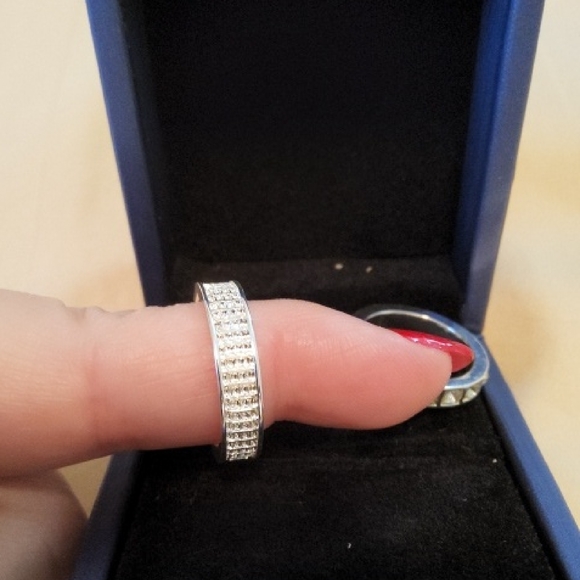Stunning Silver Rings with Sparkling Accents - Picture 3 of 9
